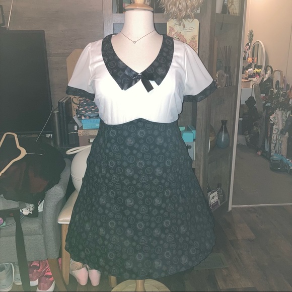 NWOT FANTASTIC BEASTS LIMITED EDITION DRESS SIZE18 - Picture 5 of 14